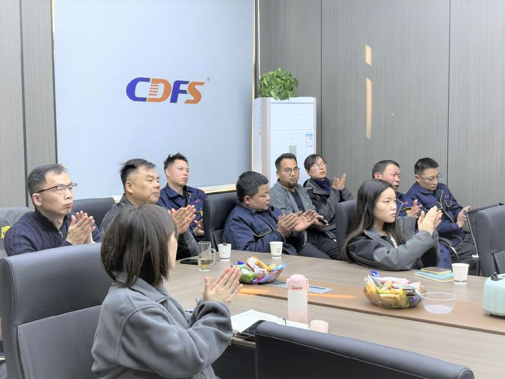 多靈年度經營分析會盛況啟幕，共繪2025發(fā)展新藍圖